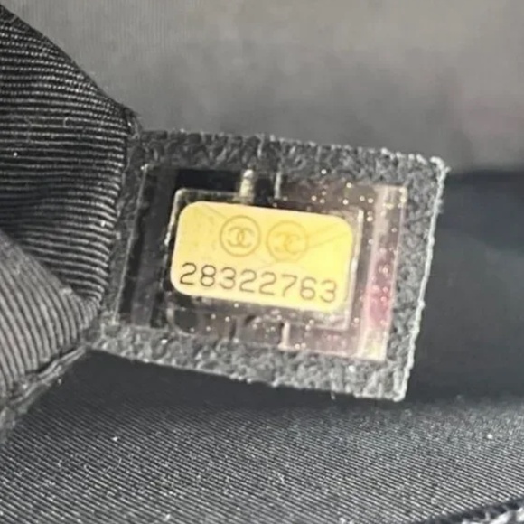 NWT - Chanel Boy Black Handbag Caviar in New Medium - Picture 7 of 10